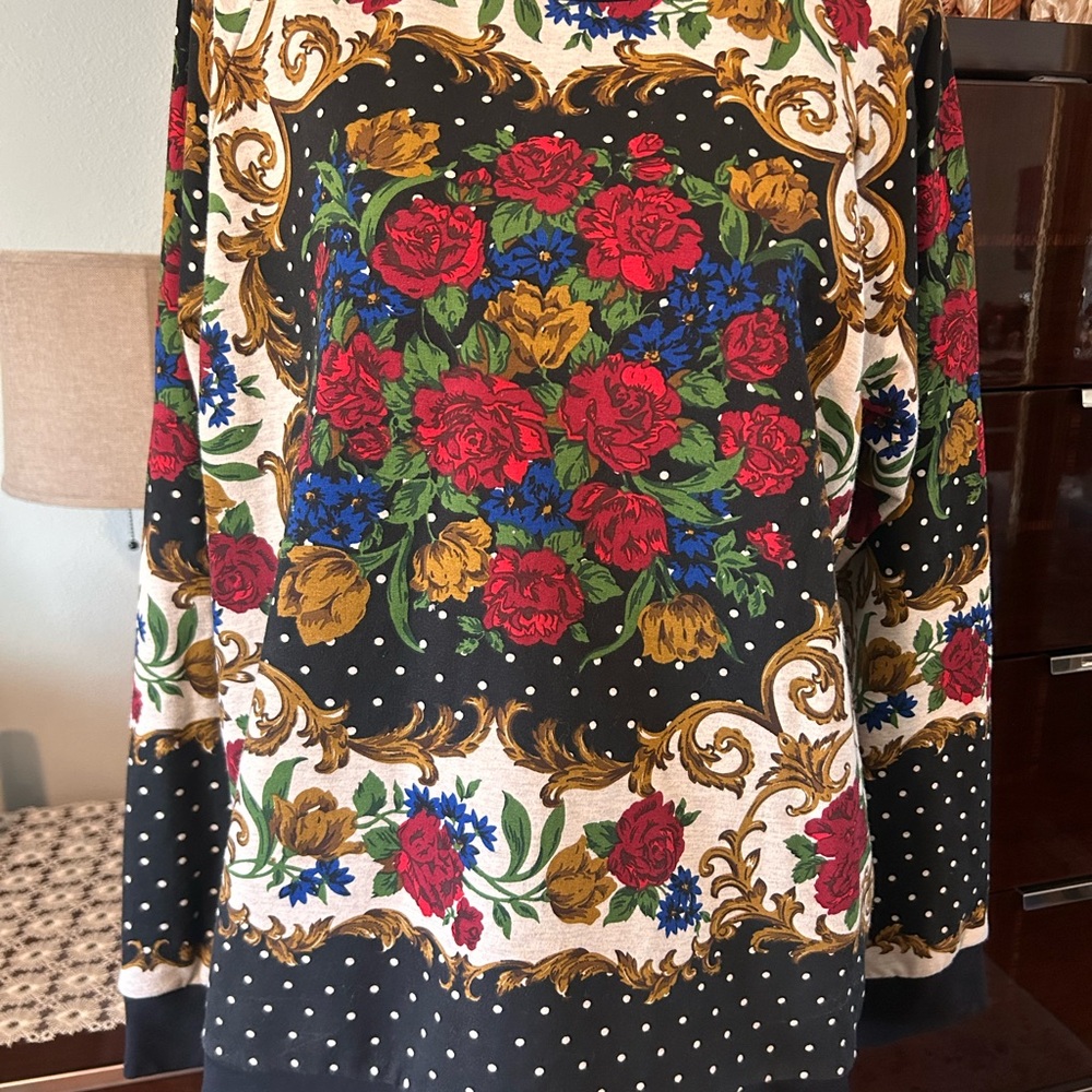 MINKPINK Floral Baroque 🌹 Roses Long Sleeve Sweatshirt